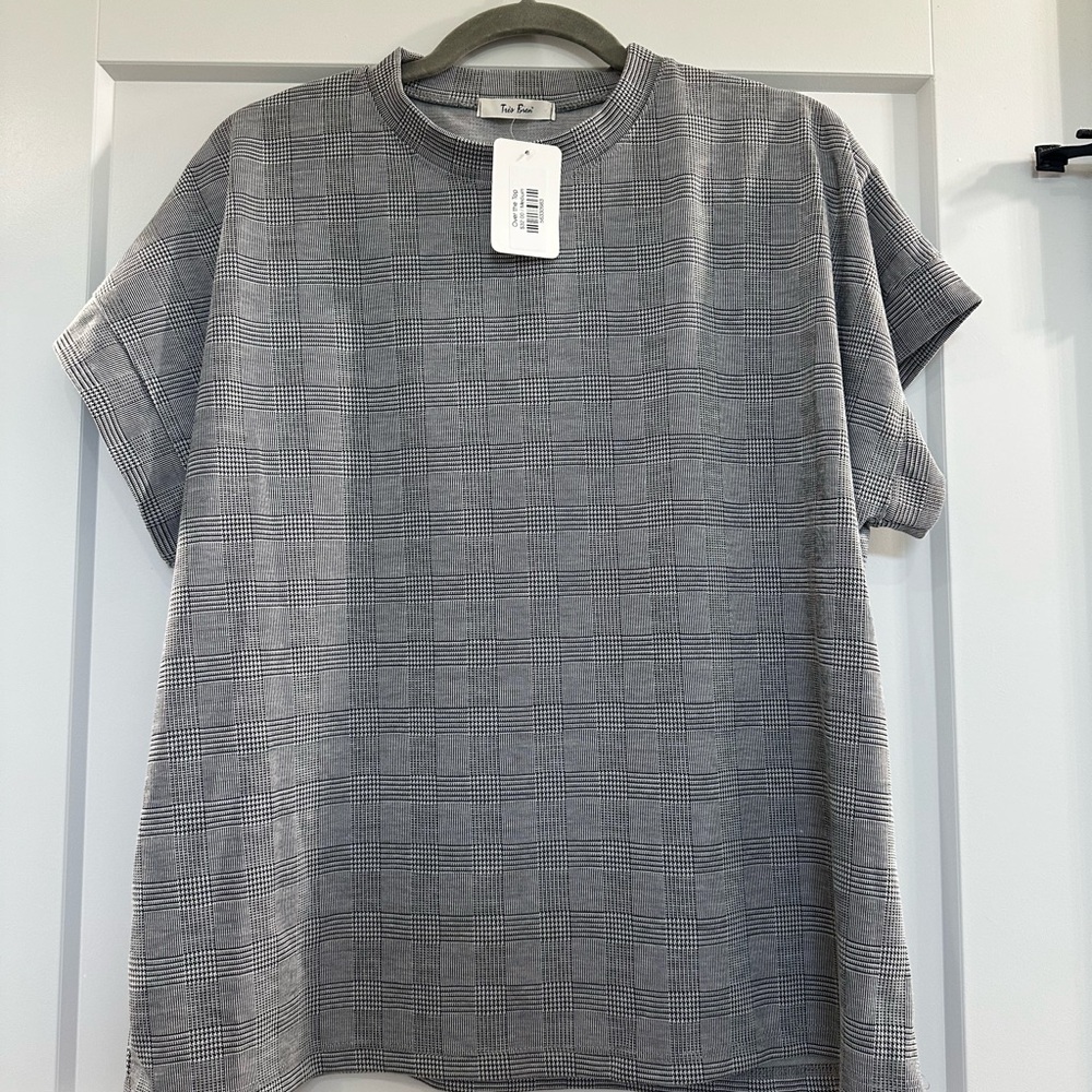 Tres Bien Gray Plaid Short Sleeve Blouse